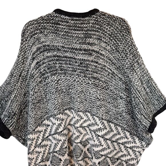 Aerie Cardigan Sweater Poncho One Size Women’s Open Front Pom Pom Tie Knit NEW - Picture 8 of 14